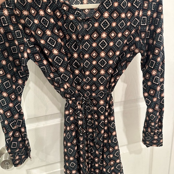 LOFT Dresses & Skirts - Elegant Black and Pink Geometric Pattern Dress